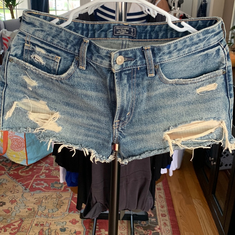 Abercrombie & fitch happier low rise short size 2